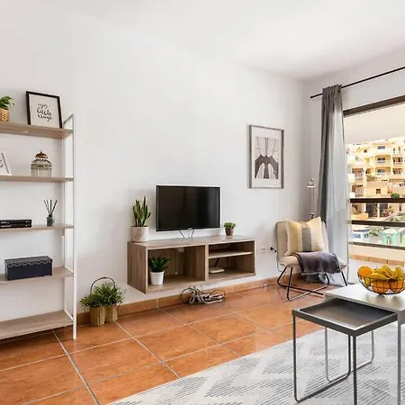 Modern And Confortable Sea View Flat 아파트 *